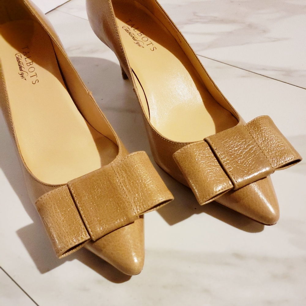 Talbots genuine leather kitten heels